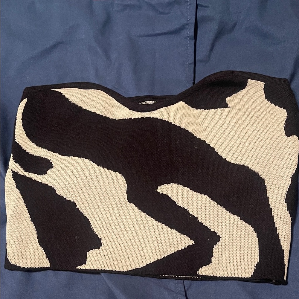 SHEIN Black and Cream Crop Top